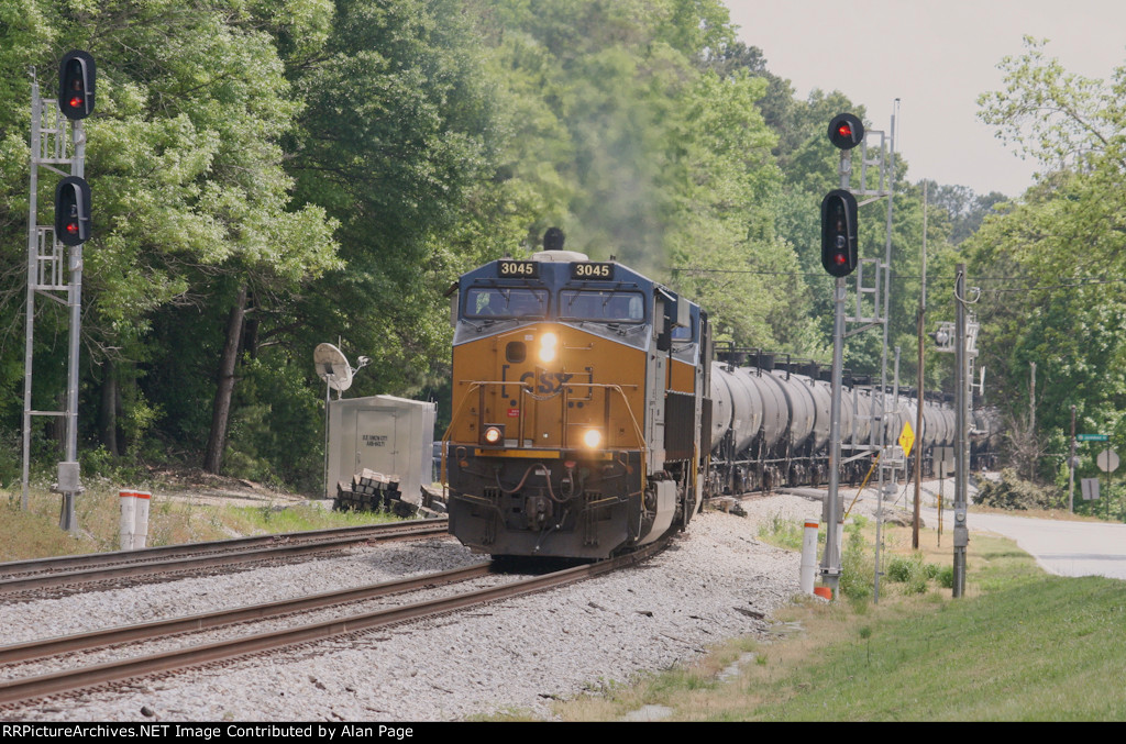 CSX 3045 splits the signals